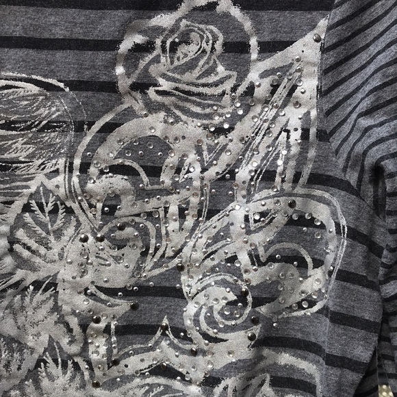Cozy scrunched sleeve grey striped shirt with bedazzles! By RXB size medium - Picture 3 of 6